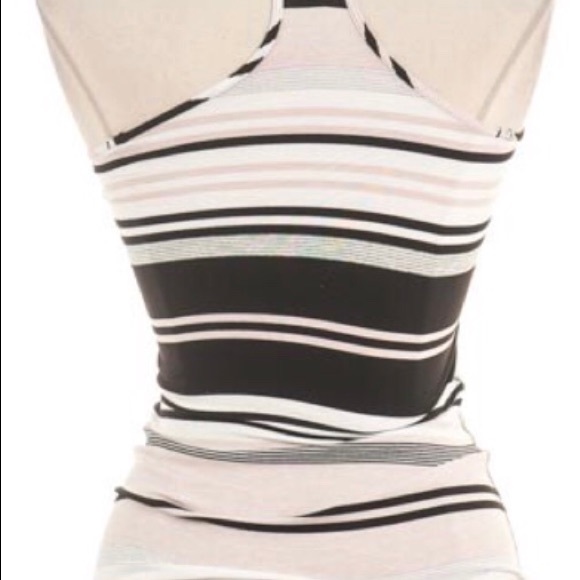 Lululemon tank size 4 - Picture 3 of 3